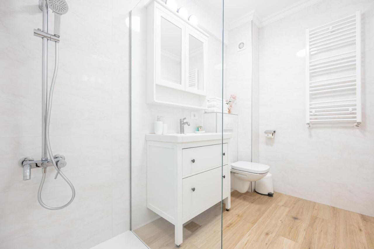 Lilla Flats Appartement Oradea Buitenkant foto